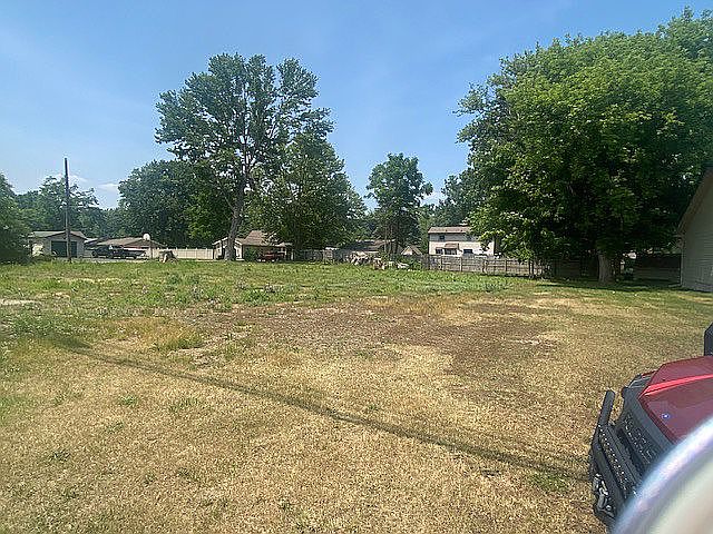 2nd image of 36566 Willow Rd