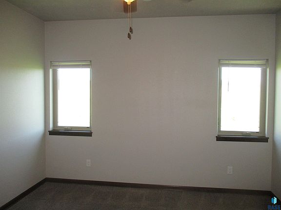 5th image of 7426 E 45th St