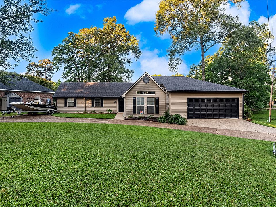 1st image of 2275 Woodstone Dr