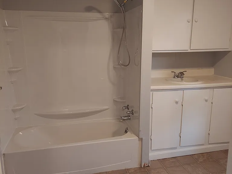 146 Walker St #4 — Photo 5