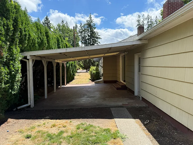 3120 Willamette Dr N — Photo 26