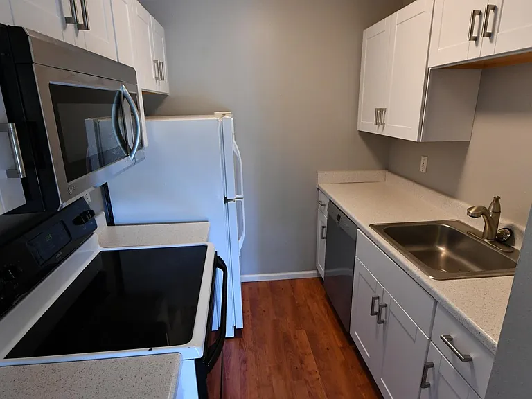 3240 Iris Ave #108 — Photo 7