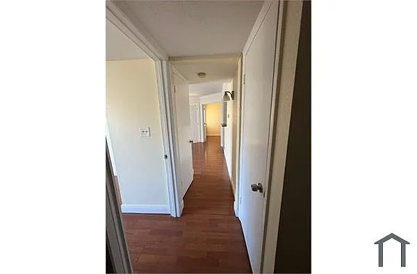 Building Photo - 2875 Winkler Ave #520