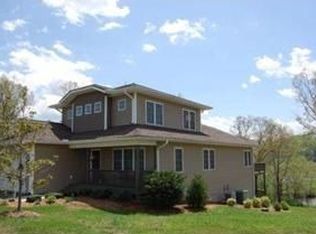 12 S Drexel Farm Dr, Hendersonville, NC 28739