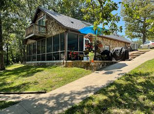 525 Sun Vally Dr, Roach, MO 65787