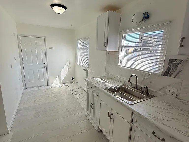 927 W Gage Ave #1 — Photo 17