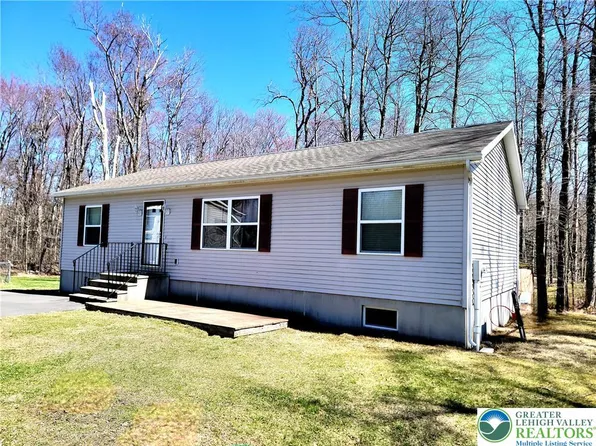 109 Saint Regis Walk, Tobyhanna, PA 18466