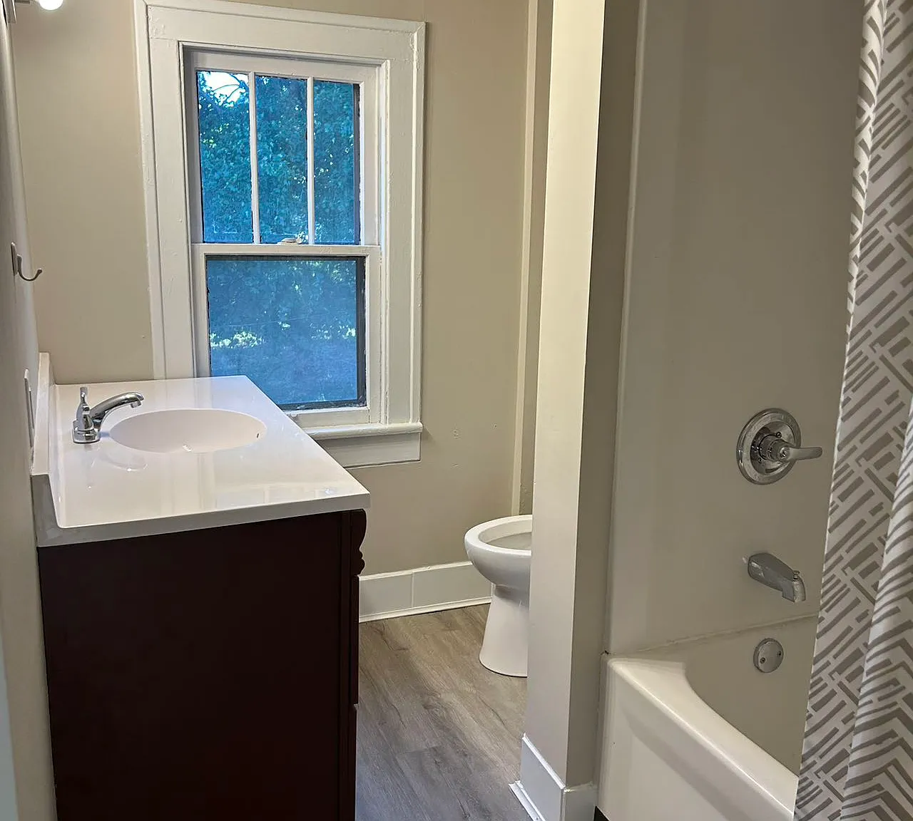 3 bed, 1352 sqft, $1,320 — Photo 1