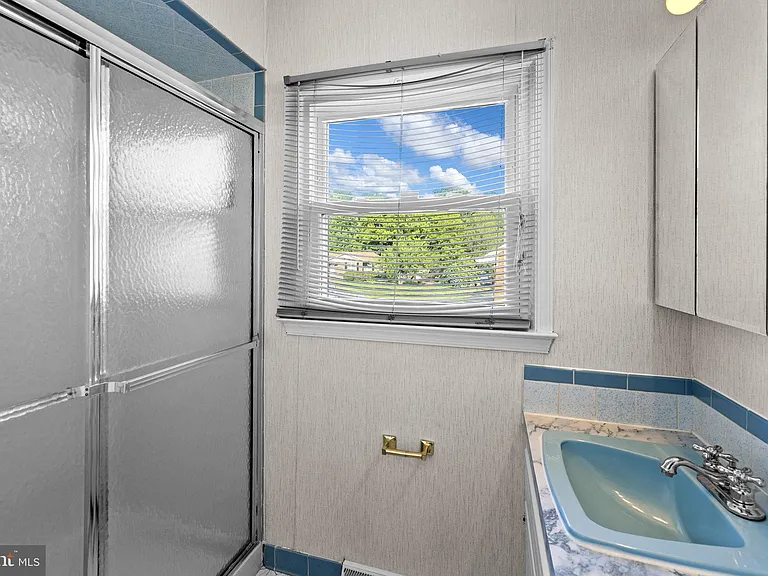 308 Butternut Dr — Photo 18