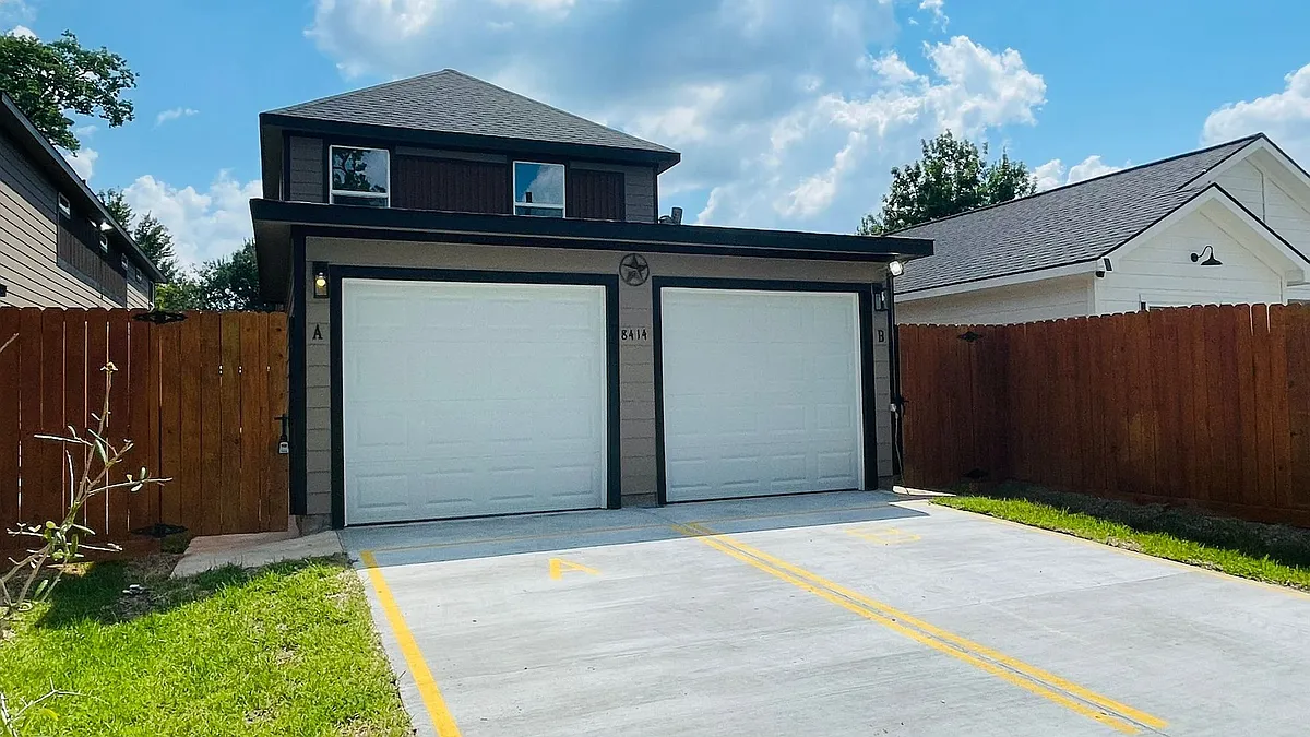 Building Photo - 8414 Sandra St #A