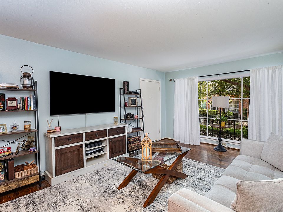 1st image of 3007 Mahanna Springs Dr APT A