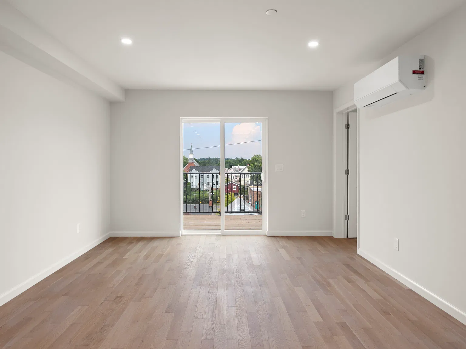 2 bed, 860 sqft, $2,850 — Photo 2