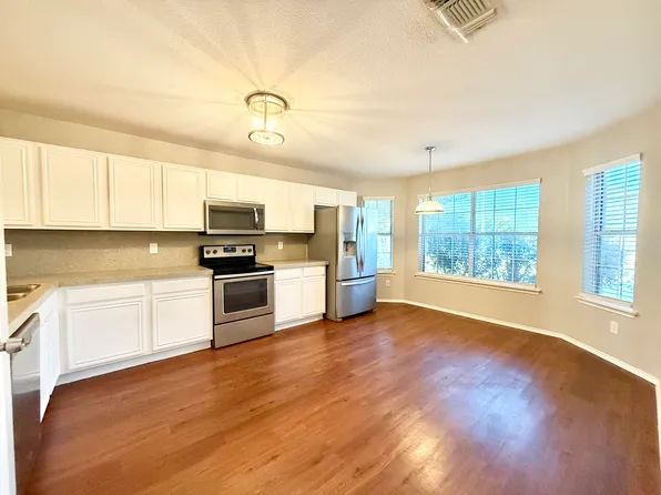 2745 Brea Canyon Rd, Fort Worth, TX 76108