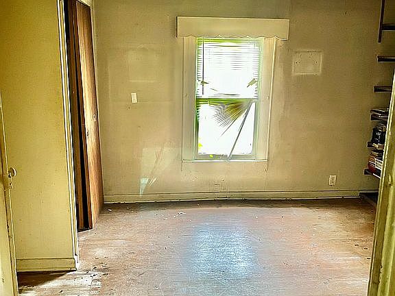 4th image of 114 South Ave