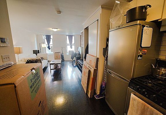4th image of 39 E 1st St #1316