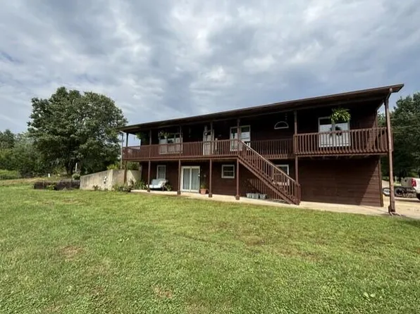 8700 N Hartley Rd, Hallsville, MO 65255