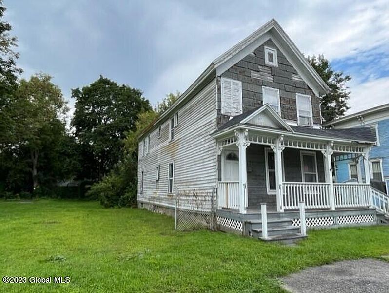2nd image of 111 N Arlington Avenue