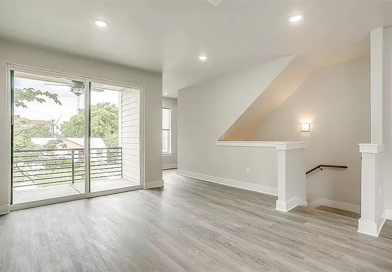 2305 Benbrook Blvd — Photo 7