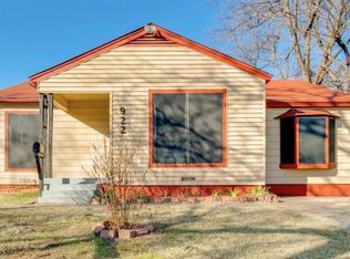 922 SW 4th St, Grand Prairie, TX 75051