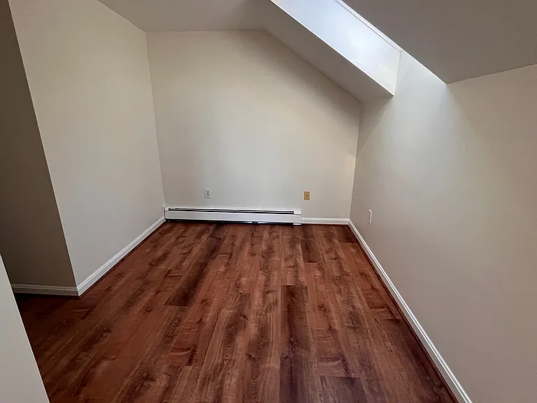 1 Sycamore Dr — Photo 11