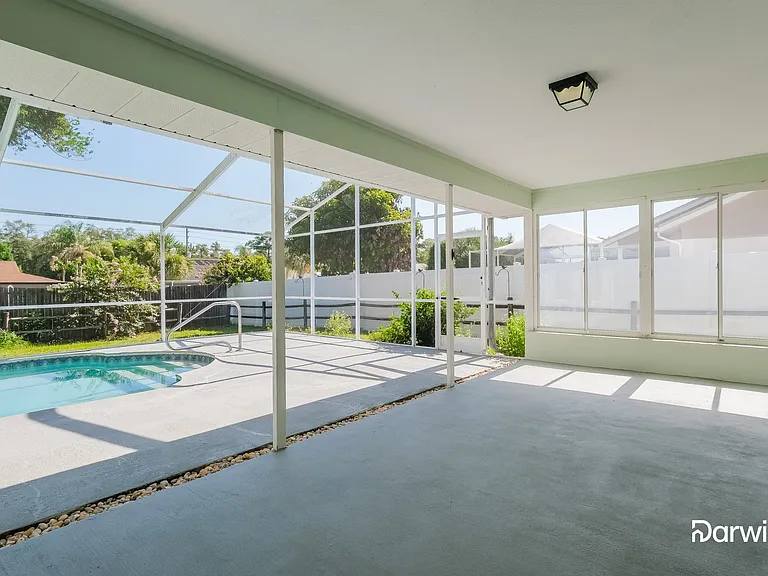 10061 Blackburn St — Photo 13