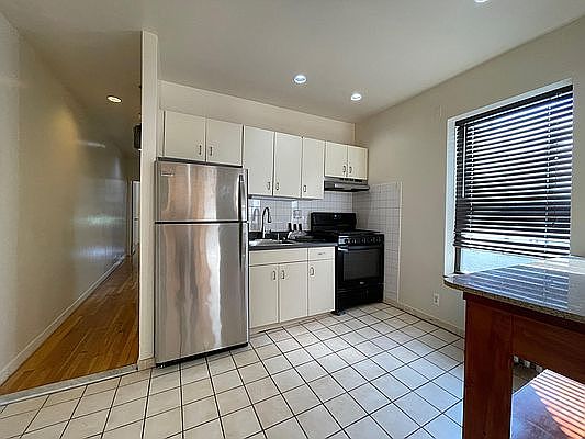 3rd image of 434 E 115th St APT 6C