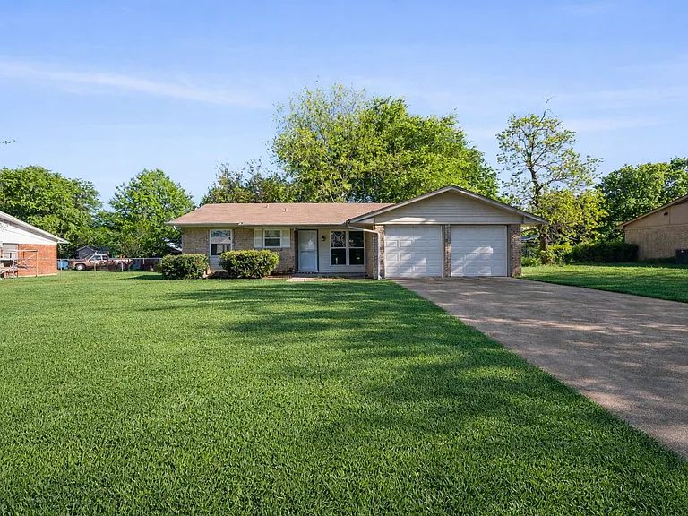 111 Sandy Ln — Photo 25