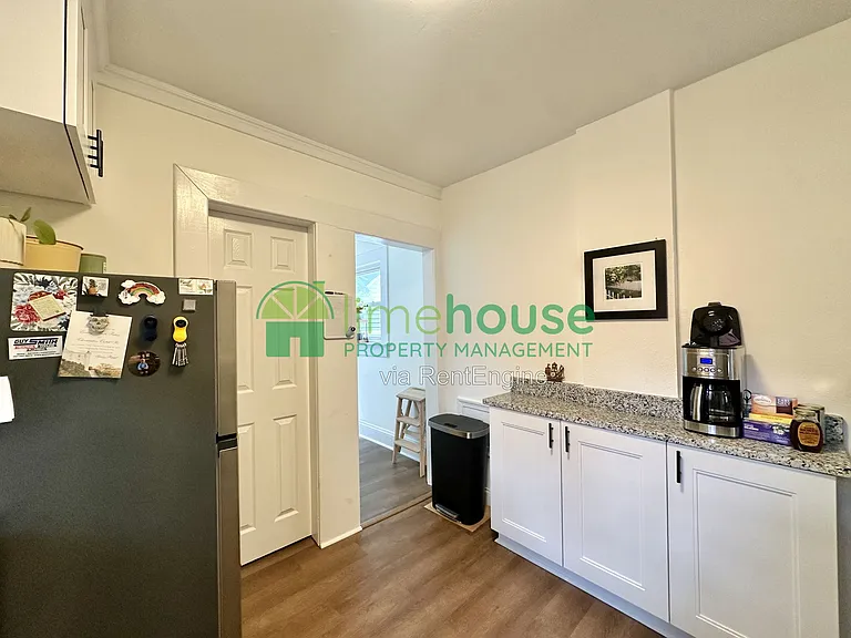 2835 Somme Ave — Photo 7