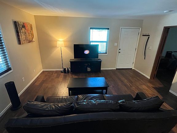 4th image of 3741 Aspen Ave #4