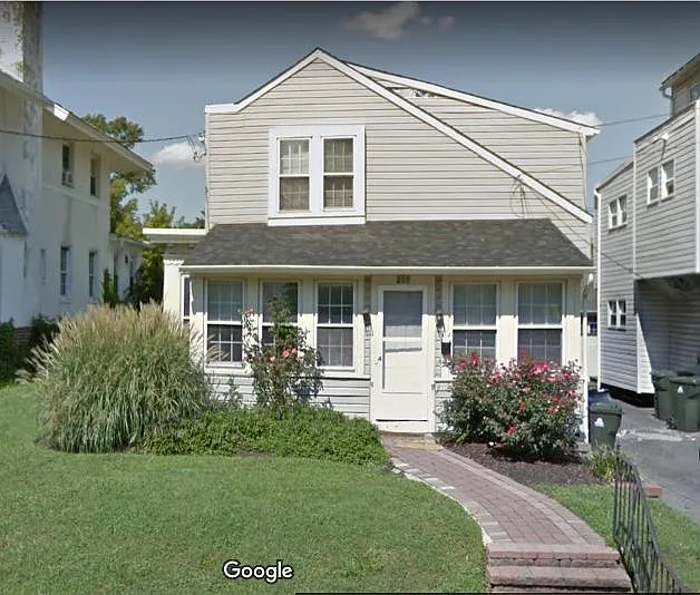 4 bed, 2500 sqft, $4,000 — Photo 1