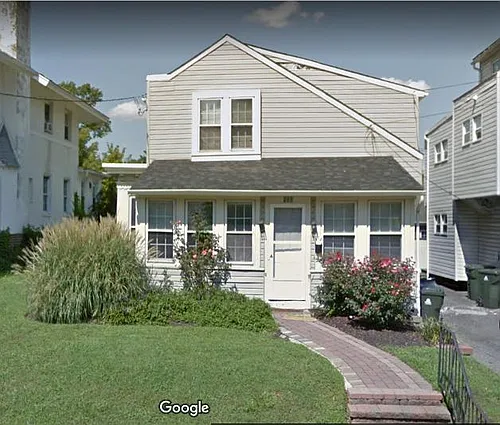 132 W Main St Photo 1
