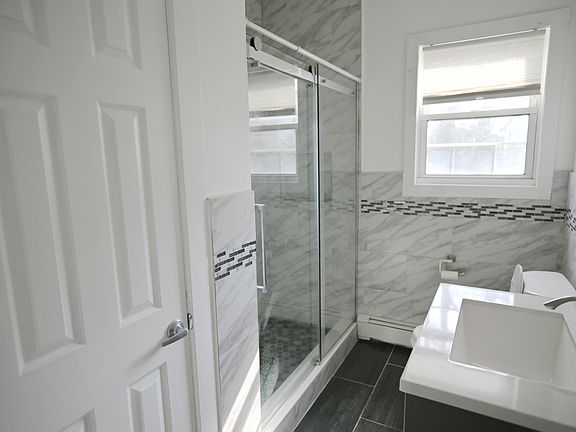 4th image of 210 Warren Ave #A