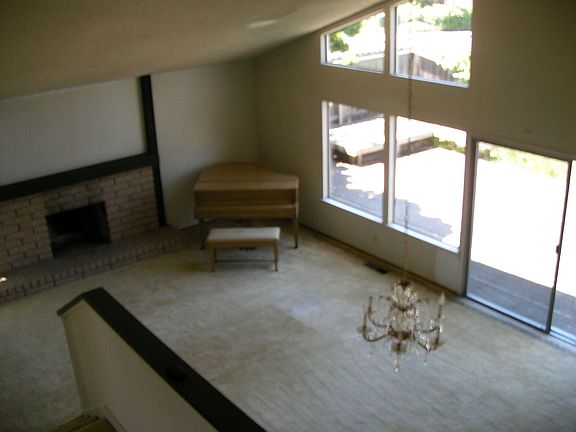 Spacious Living/Dining Combo