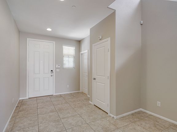 3rd image of 174 Emerson Hill St