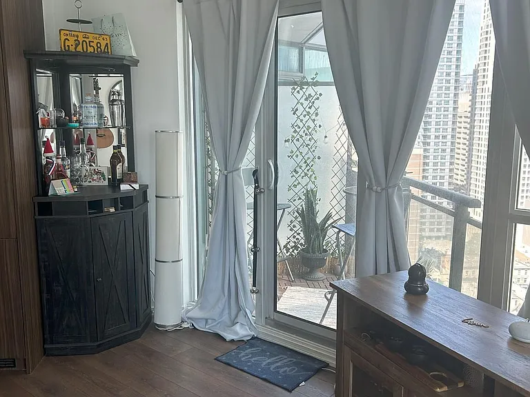45 Charles St E #2709 — Photo 4