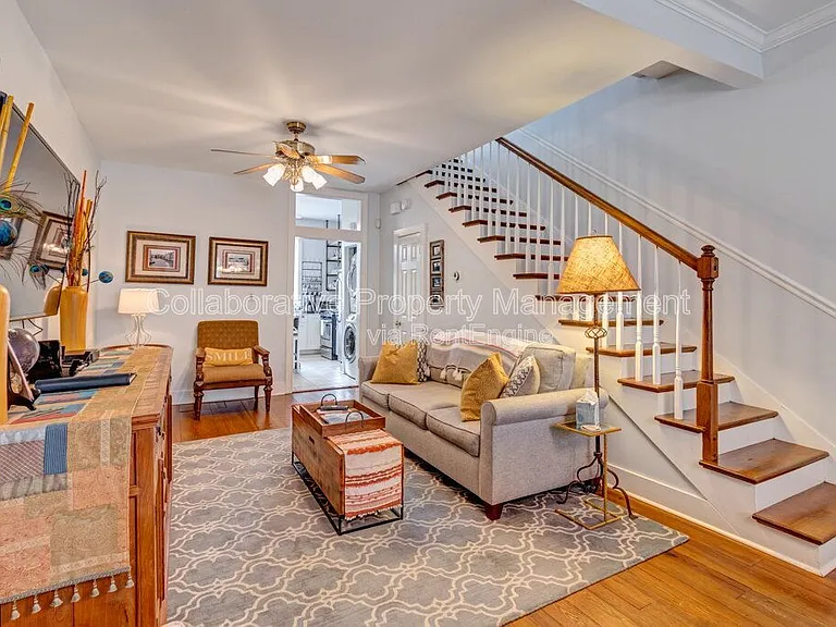 513 E Harris St — Photo 3