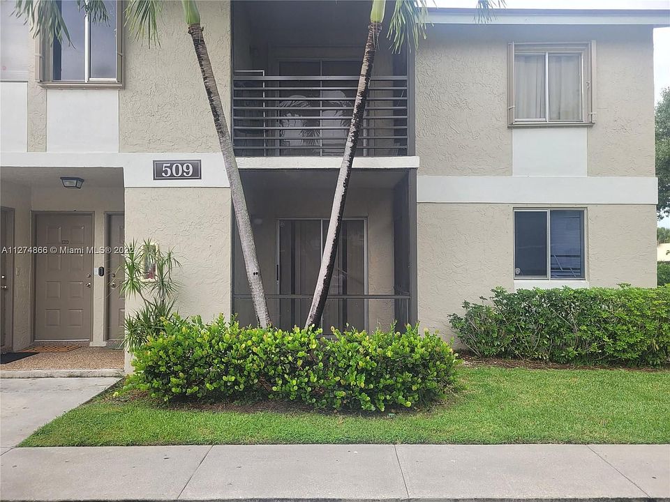1st image of 509 Gardens Dr APT 104