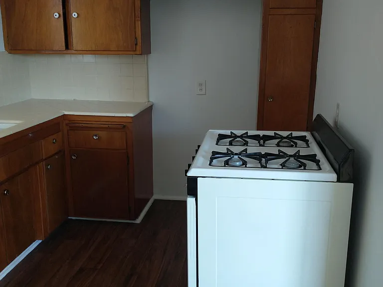 130 N Ivy Ave — Photo 8