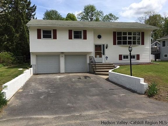 3rd image of 32 Kalina Dr