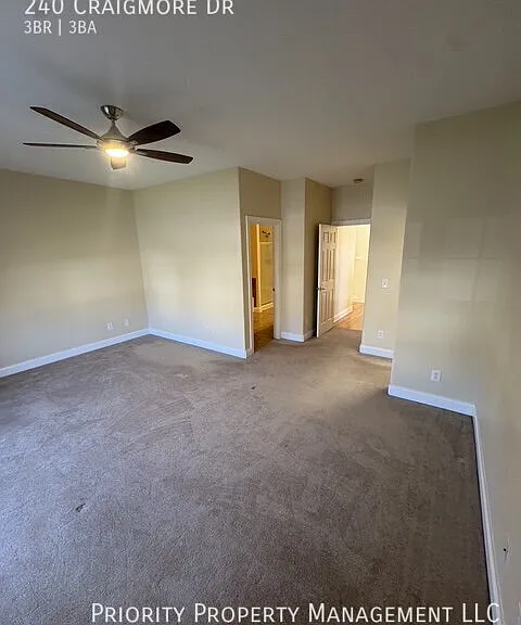 240 Craigmore Dr — Photo 31
