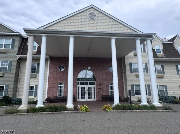 7401 Richmond Rd BLDG 7 #401, West Milford Twp., NJ 07480
