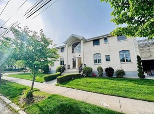 5651 196th St, Fresh Meadows, NY 11365