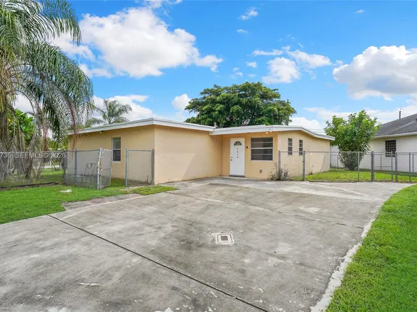 5618 Cinnamon Dr, West Palm Beach, FL 33415