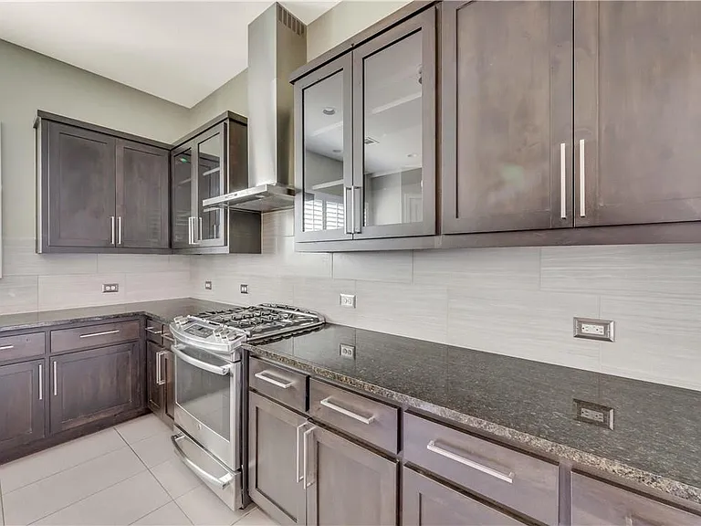 309 W Jeffrey David Ln — Photo 11