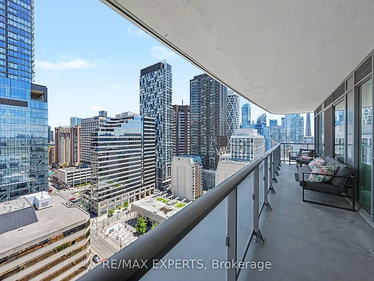 280 Dundas St W #1805 — Photo 24