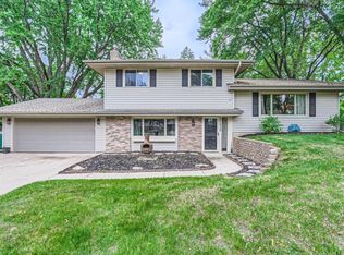 11418 Galtier Pl, Burnsville, MN 55337