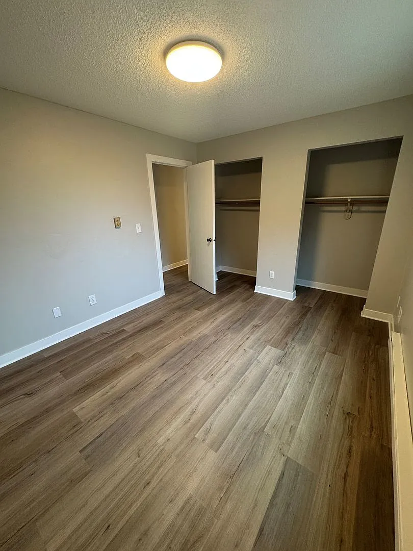 Greenfield Park Apartments — Photo 4