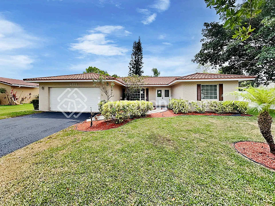 2723 NW 83rd Ter