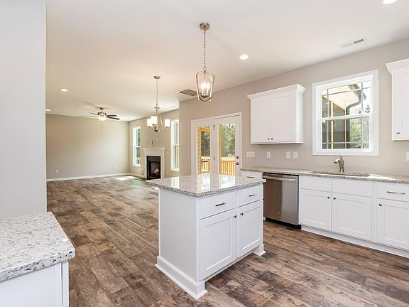 3rd image of 590 Long View Dr