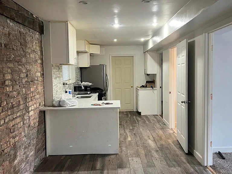 3630 S Hermitage Ave #1R — Photo 5
